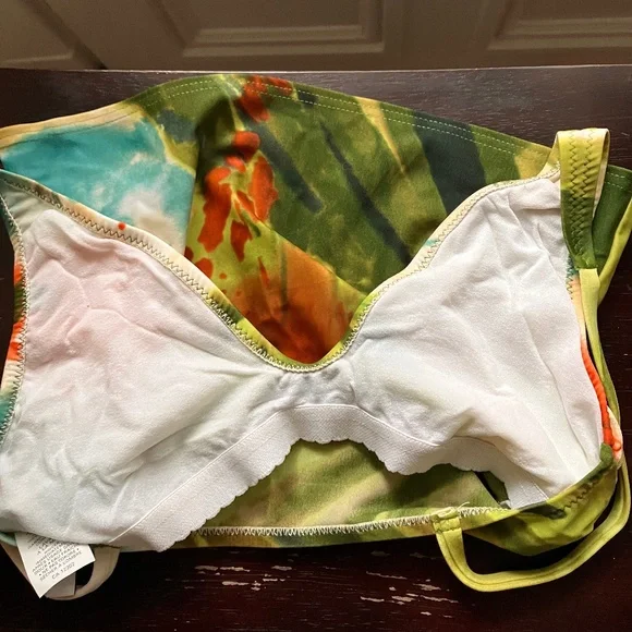 NEW SHAN SWIM TOP - Picture 3 of 14